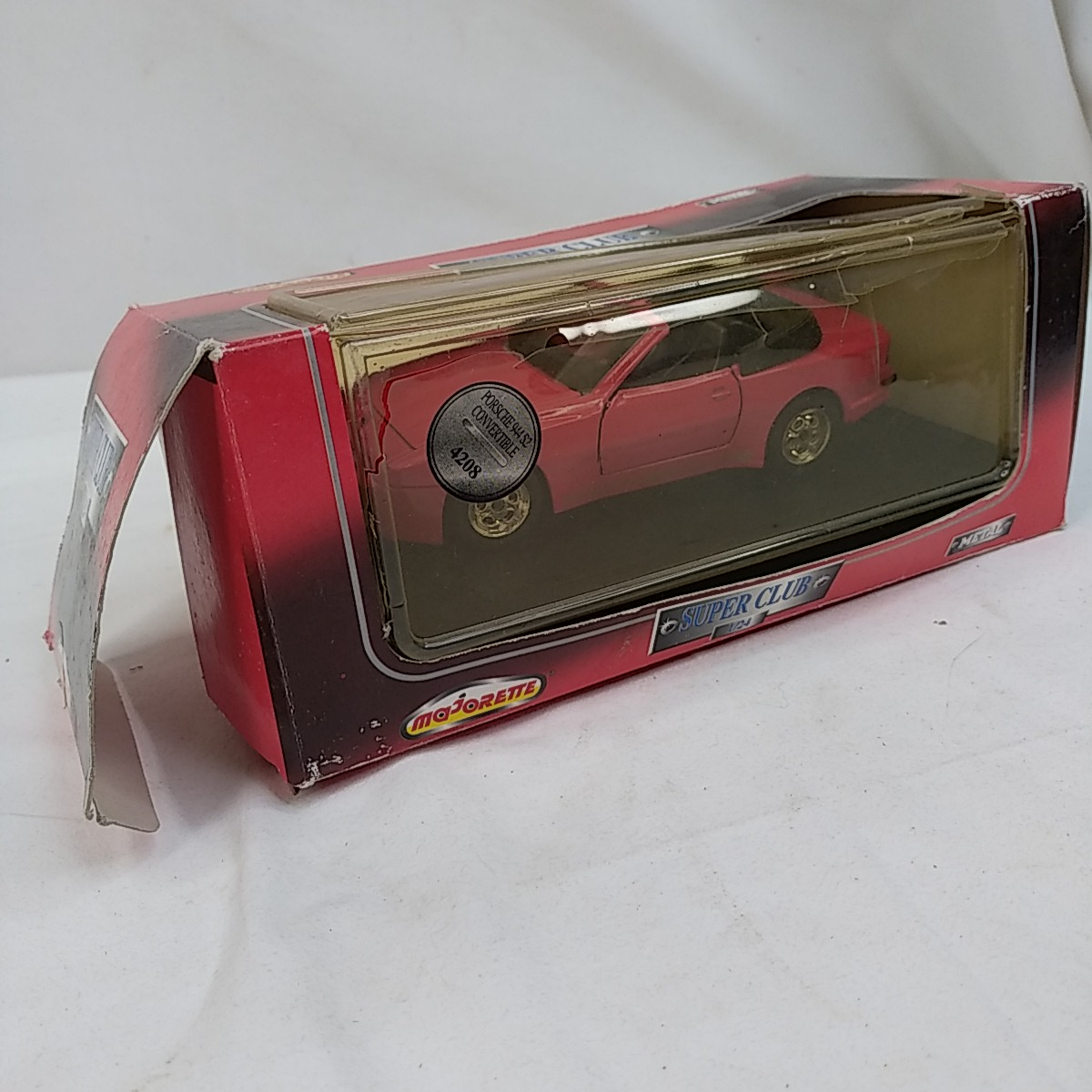 Acheter Voiture miniature Porsche 944 S2 convertible Majorette État correct - 13,00 € Voiture miniature Porsche 944 S2 convertible Majorette État correct - reconditionné disponible sur Label Emmaüs